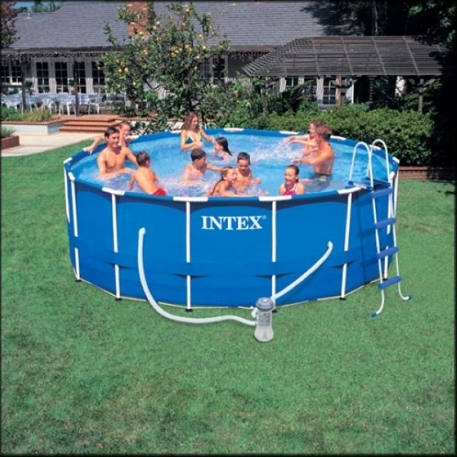 Сборный каркасный бассейн круглый Intex (Интекс) 56946 Metal Frame Pool, размер 457 х 122 см (насос-фильтр, лестница, тент, подстилка, набор для чистки, скиммер)