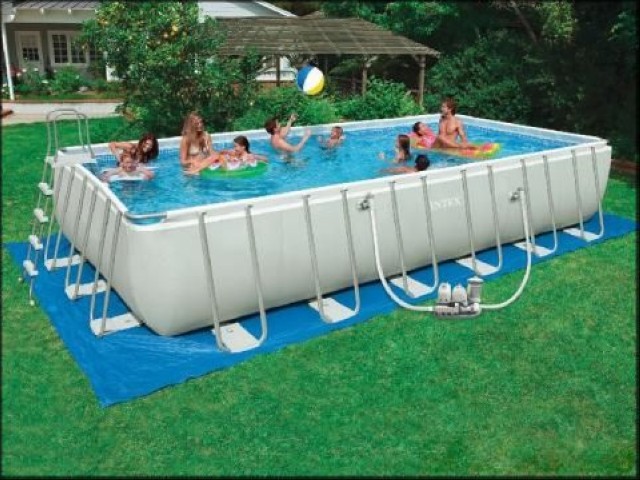 Сборный каркасный бассейн прямоугольный Intex (Интекс) 28366 (54980), размер 732 x 366 x 132 см (песочный насос-фильтр с хлоргенератором, лестница, тент, подстилка, набор для чистки, волейбольная сетка)